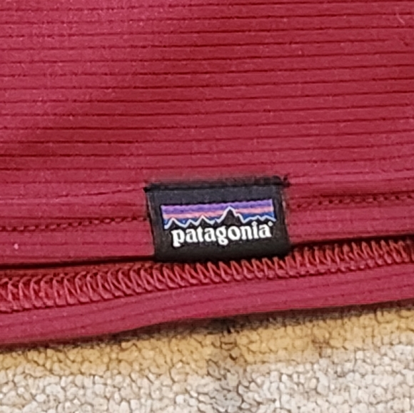 Men's Patagonia Lightweight Capilene Baselayer. Size M. Maroon. LIKE NEW. - Picture 5 of 7